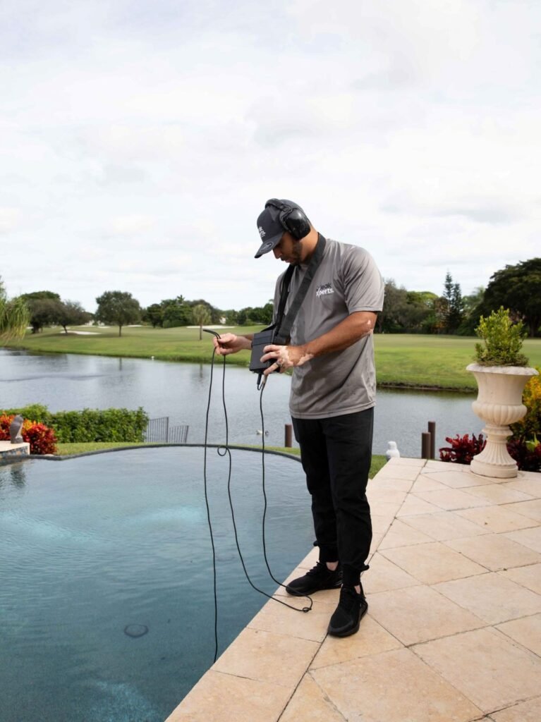 Techniques for Detecting Pool Leaks pool leak detection for residential